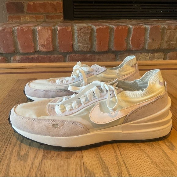 NWOT Nike Waffle One sneakers in sail/light soft pink - Picture 2 of 10